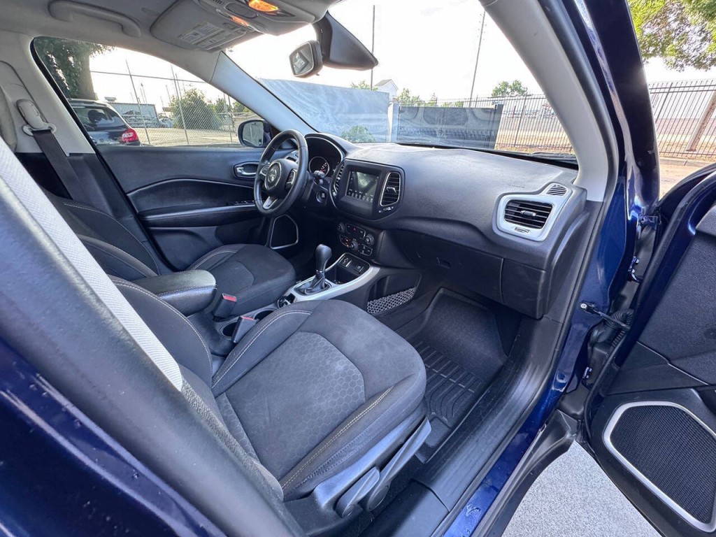 2021 Jeep Compass Image 30