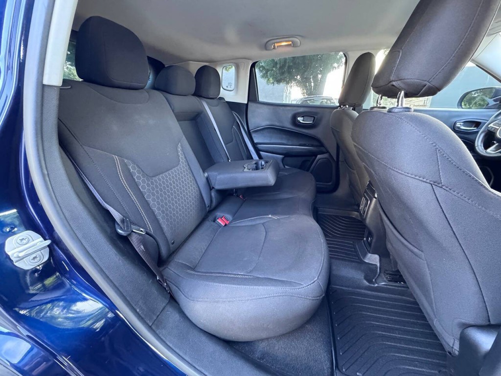 2021 Jeep Compass Image 32