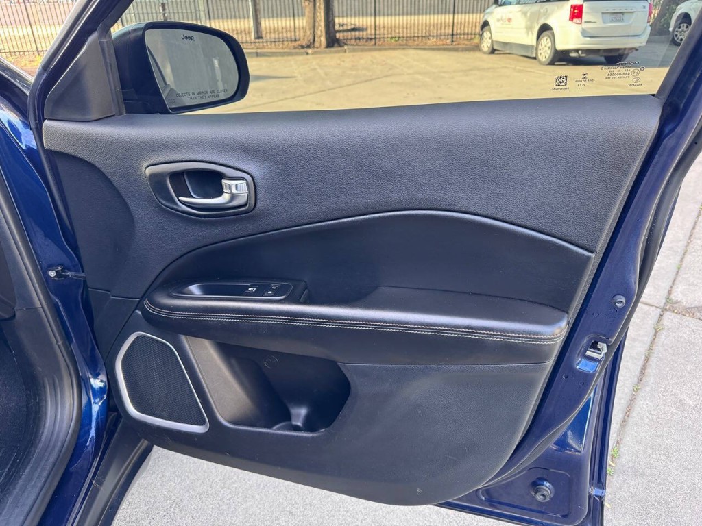 2021 Jeep Compass Image 45