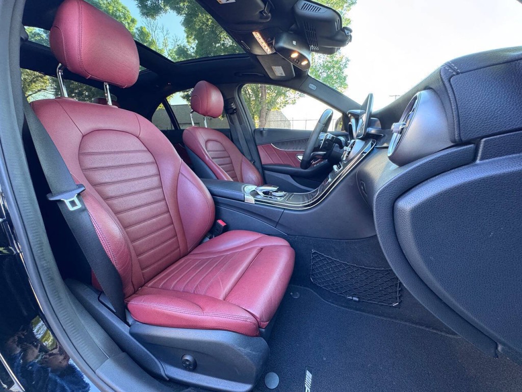 2016 Mercedes-Benz C-Class Image 12