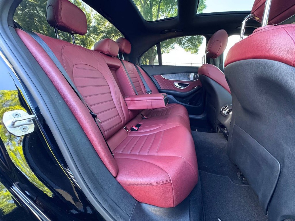 2016 Mercedes-Benz C-Class Image 14