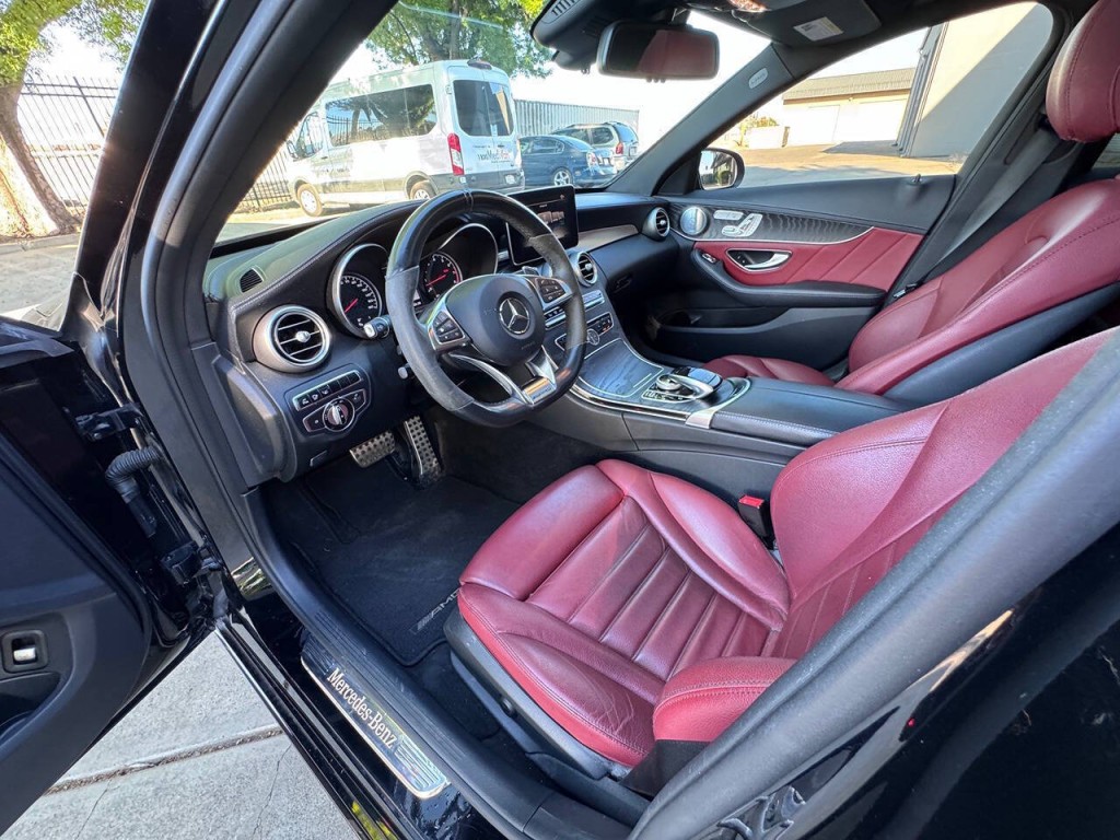 2016 Mercedes-Benz C-Class Image 29