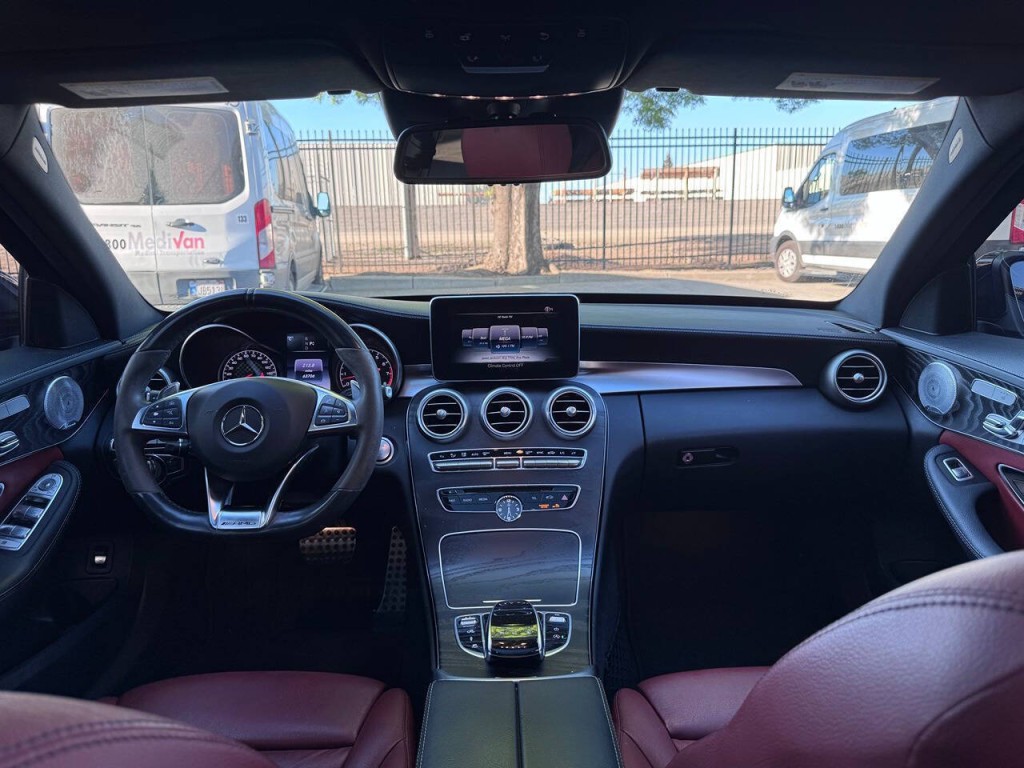 2016 Mercedes-Benz C-Class Image 33