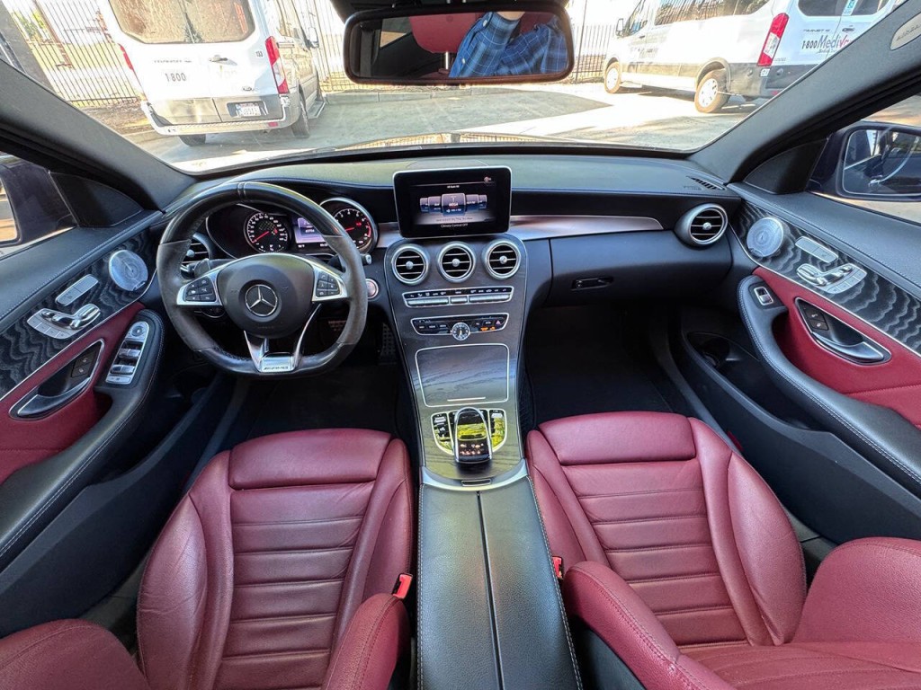 2016 Mercedes-Benz C-Class Image 37