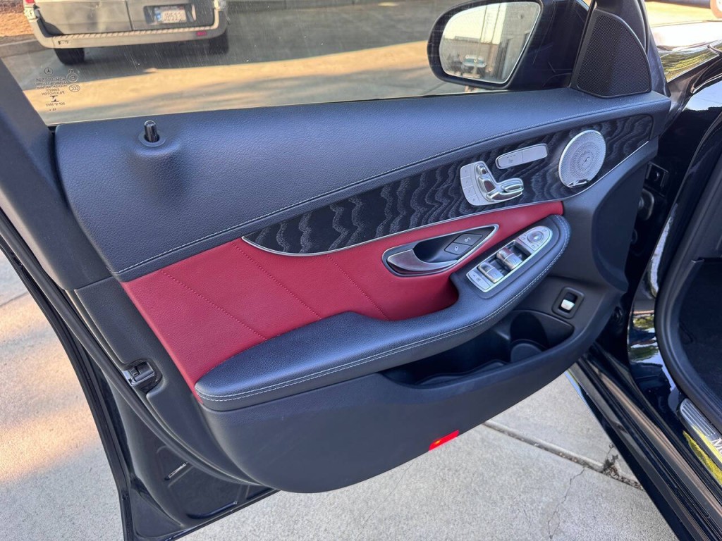 2016 Mercedes-Benz C-Class Image 42