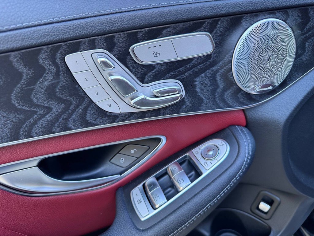 2016 Mercedes-Benz C-Class Image 43