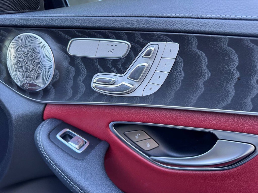 2016 Mercedes-Benz C-Class Image 47