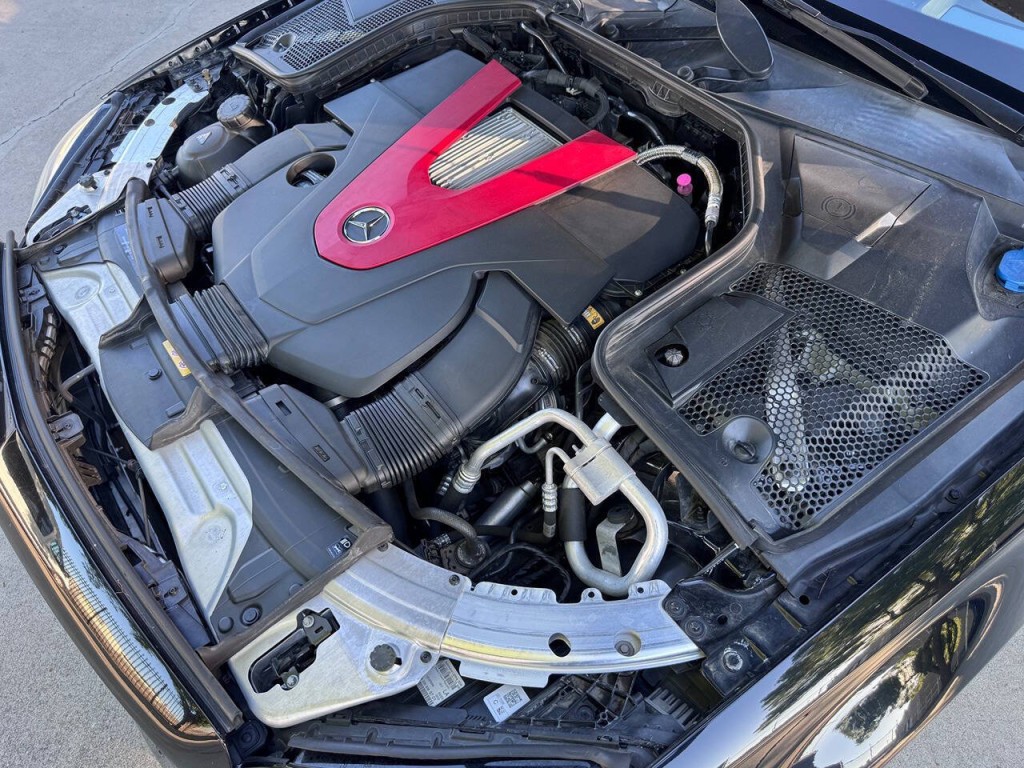 2016 Mercedes-Benz C-Class Image 50