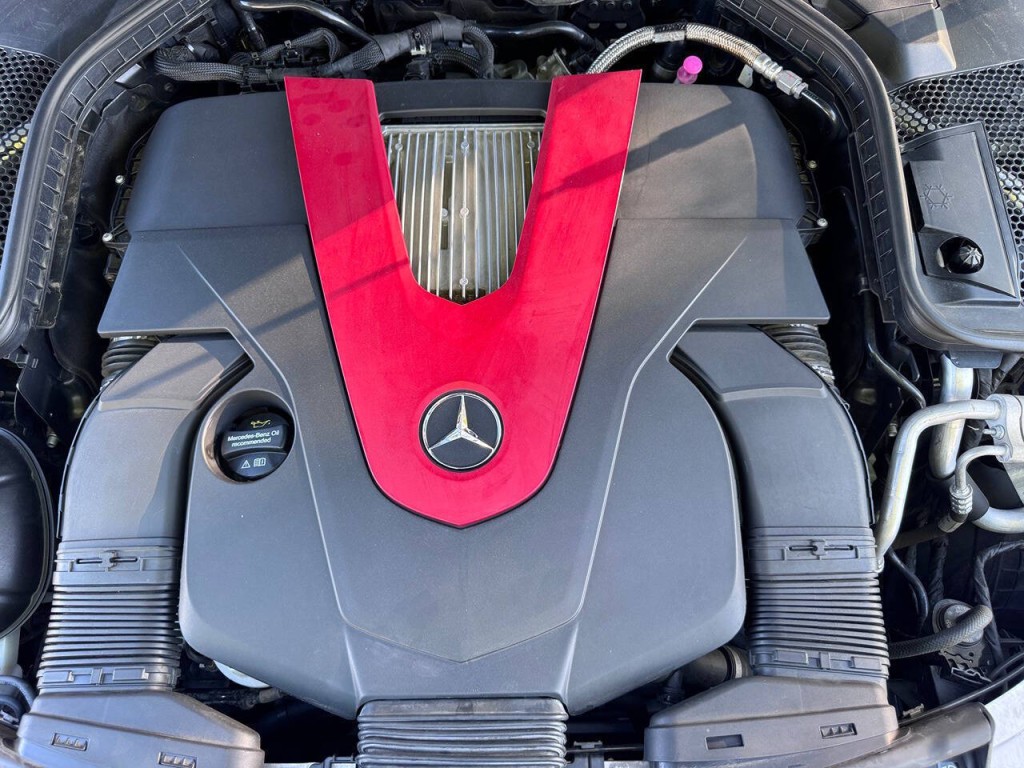 2016 Mercedes-Benz C-Class Image 52