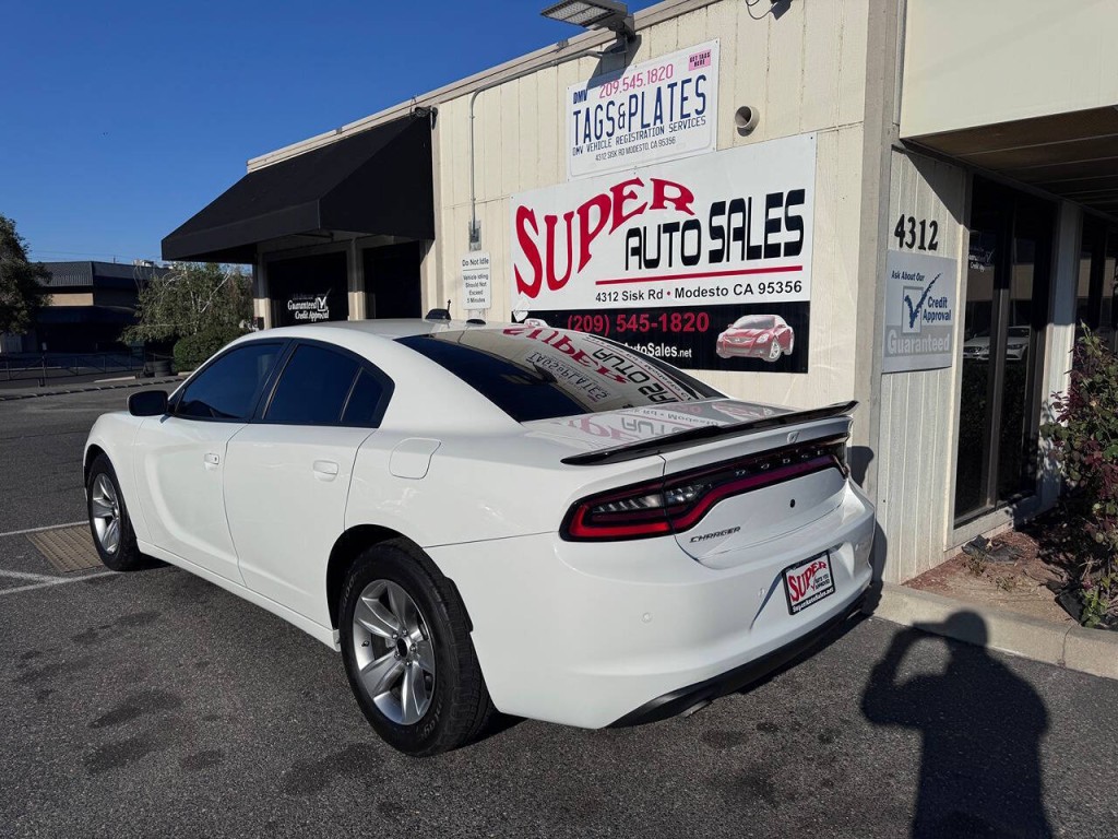 2021 Dodge Charger Image 9