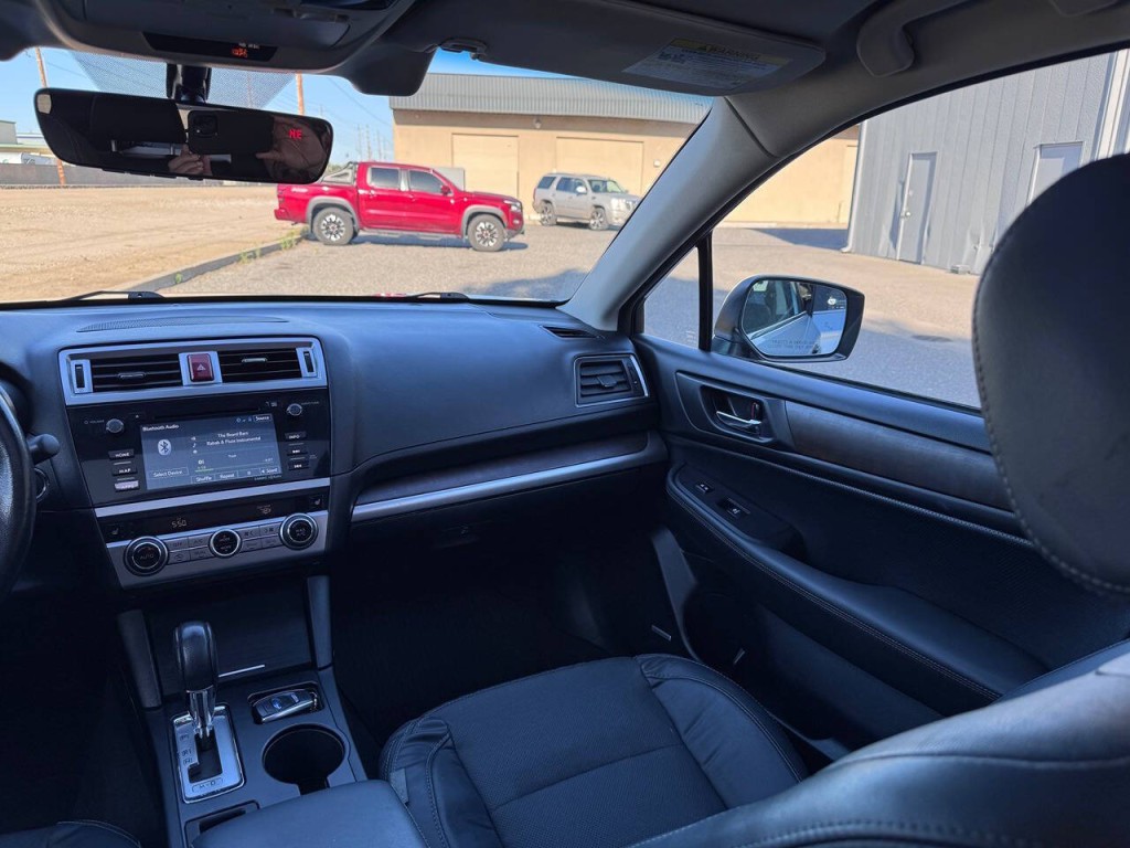 2017 Subaru Outback Image 16