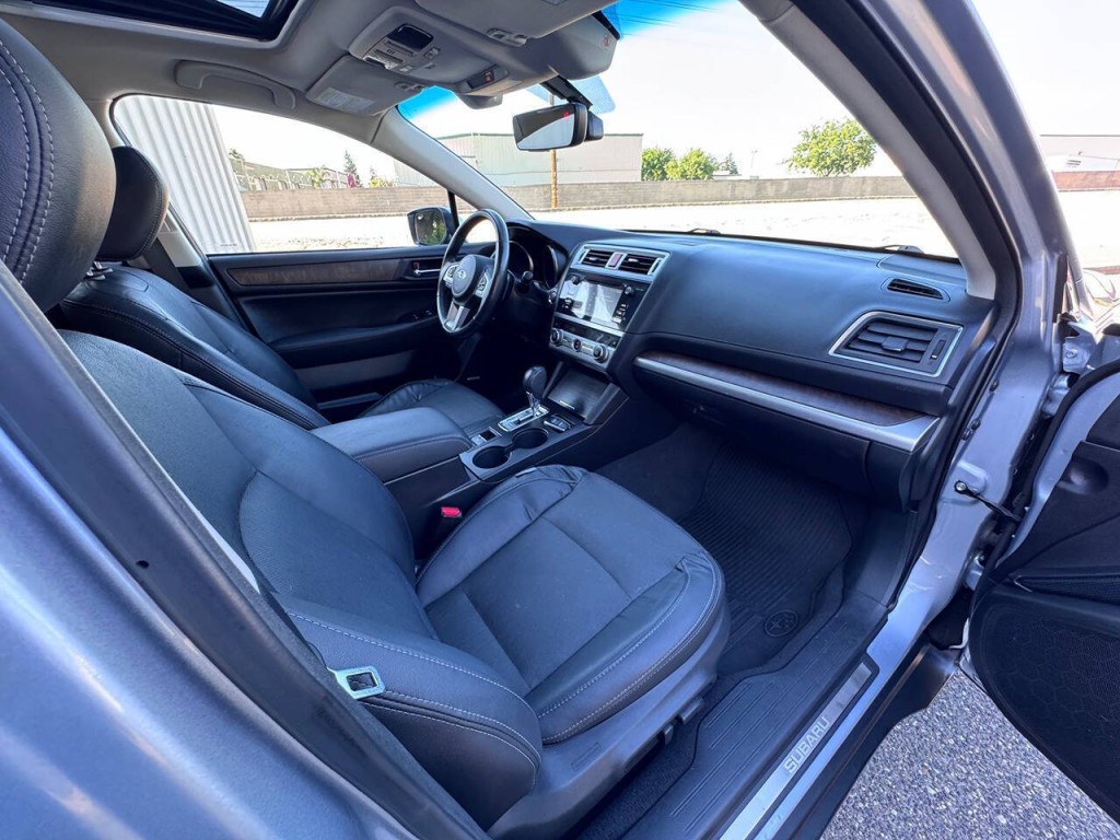 2017 Subaru Outback Image 30