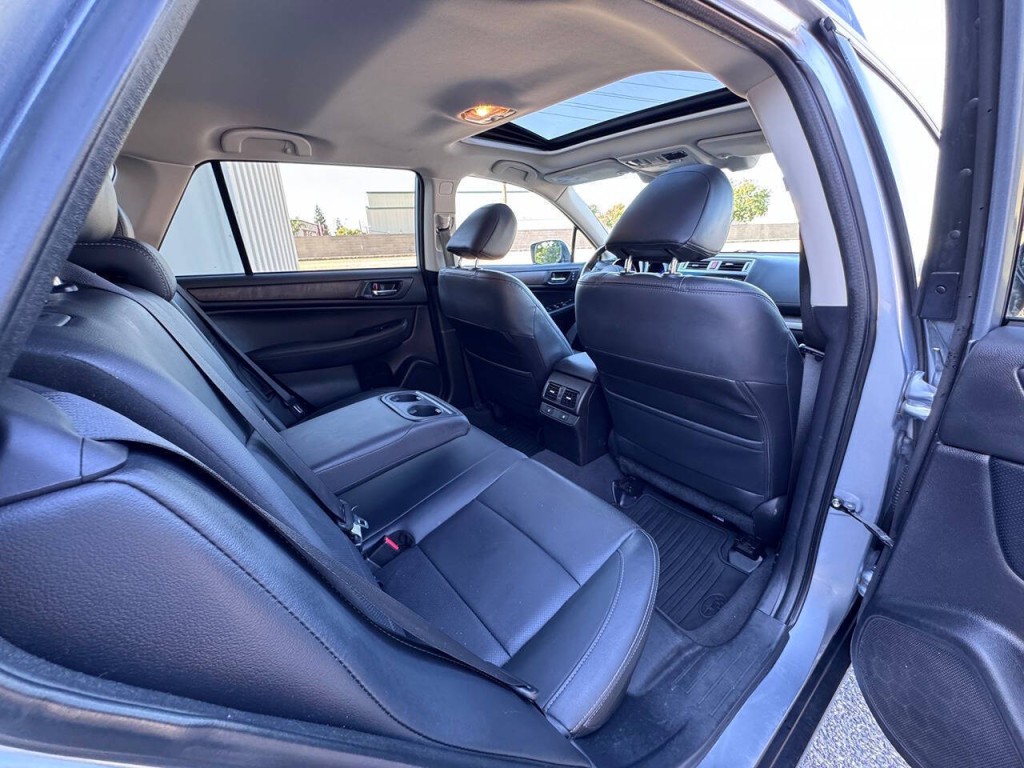 2017 Subaru Outback Image 32