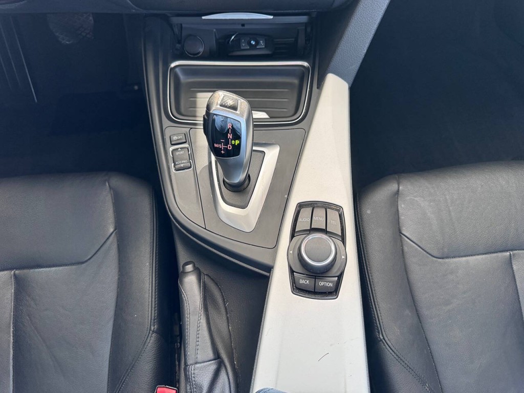 2014 BMW 3 Series Image 35