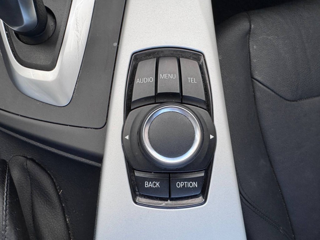 2014 BMW 3 Series Image 36