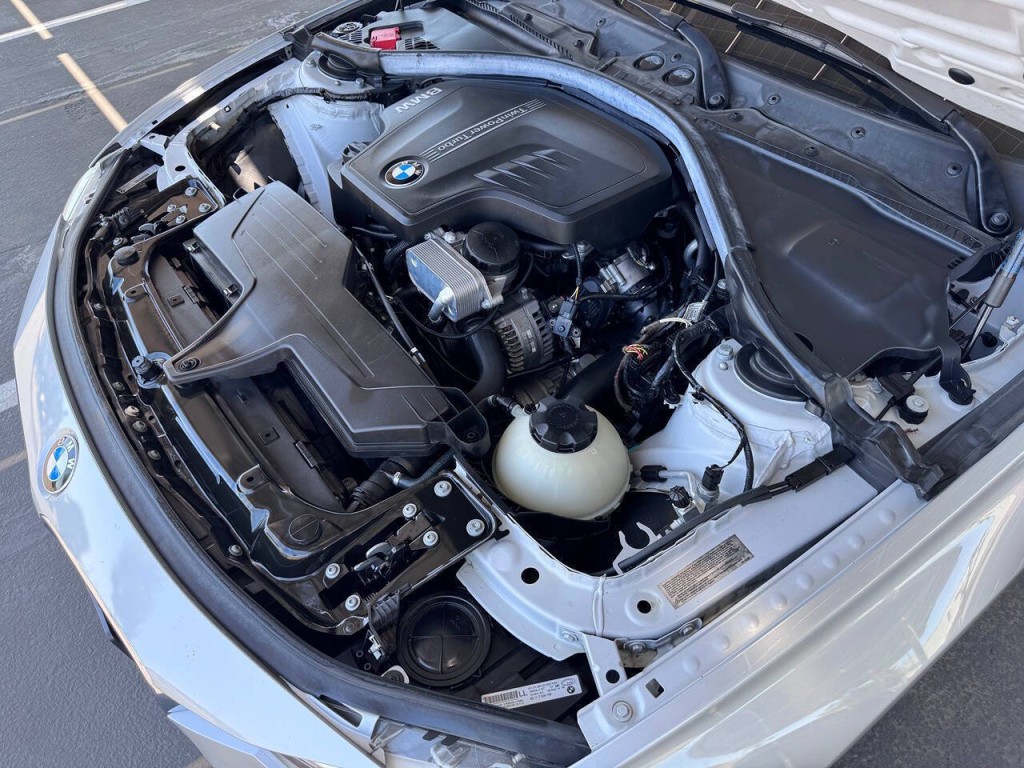 2014 BMW 3 Series Image 40