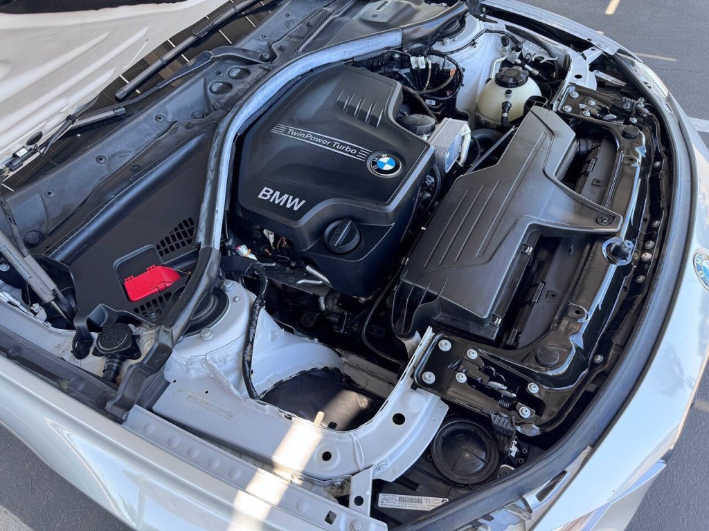 2014 BMW 3 Series Image 41