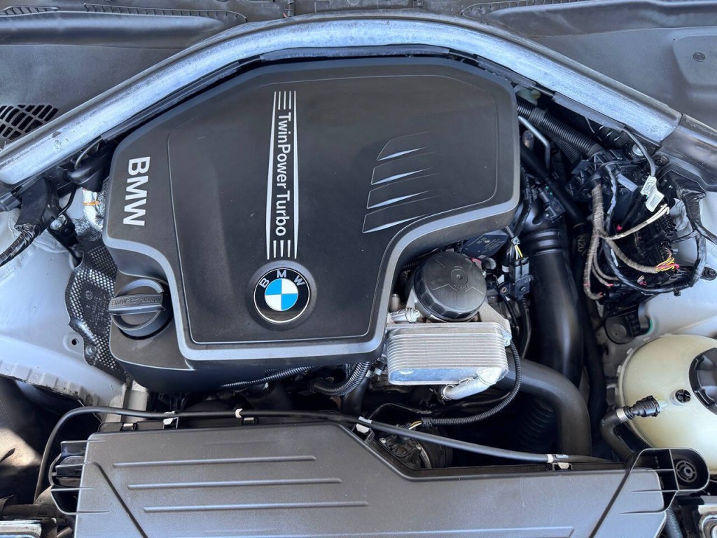 2014 BMW 3 Series Image 42