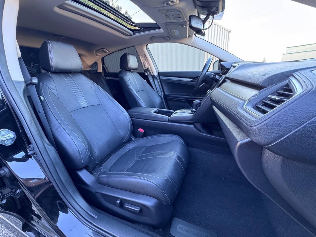 2018 Honda Civic Image 12