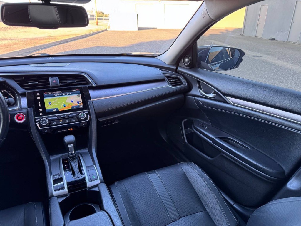 2018 Honda Civic Image 16