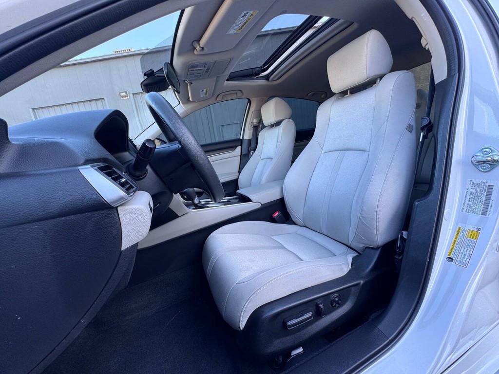 2018 Honda Accord Image 11