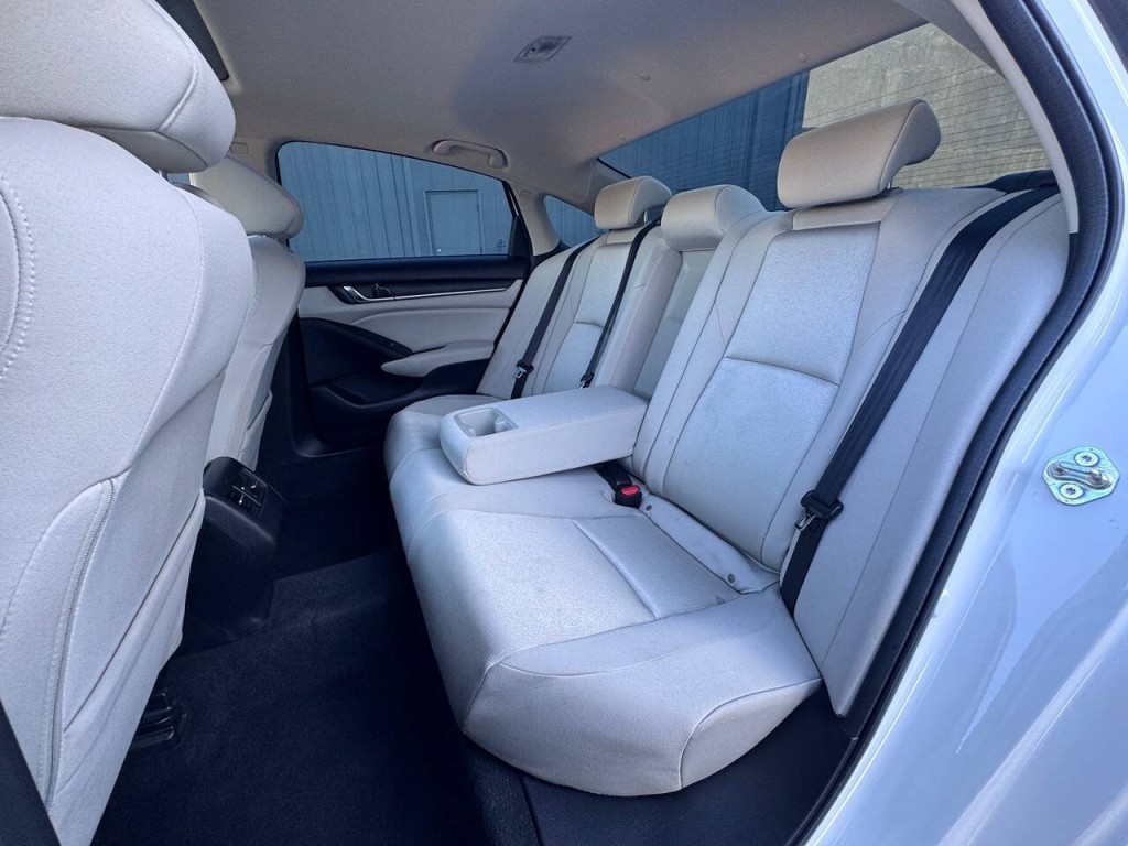 2018 Honda Accord Image 13
