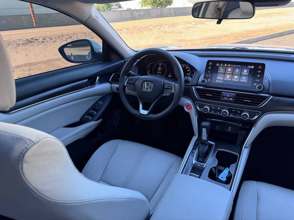 2018 Honda Accord Image 15
