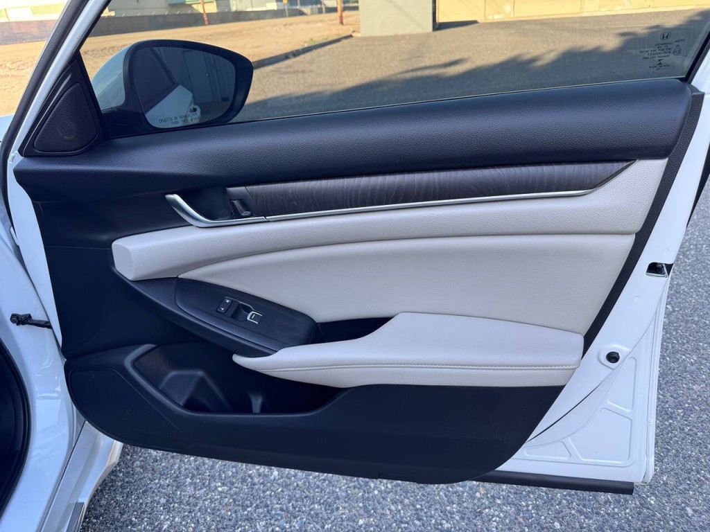 2018 Honda Accord Image 37
