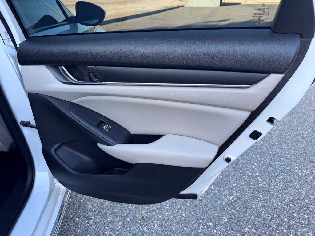 2018 Honda Accord Image 39