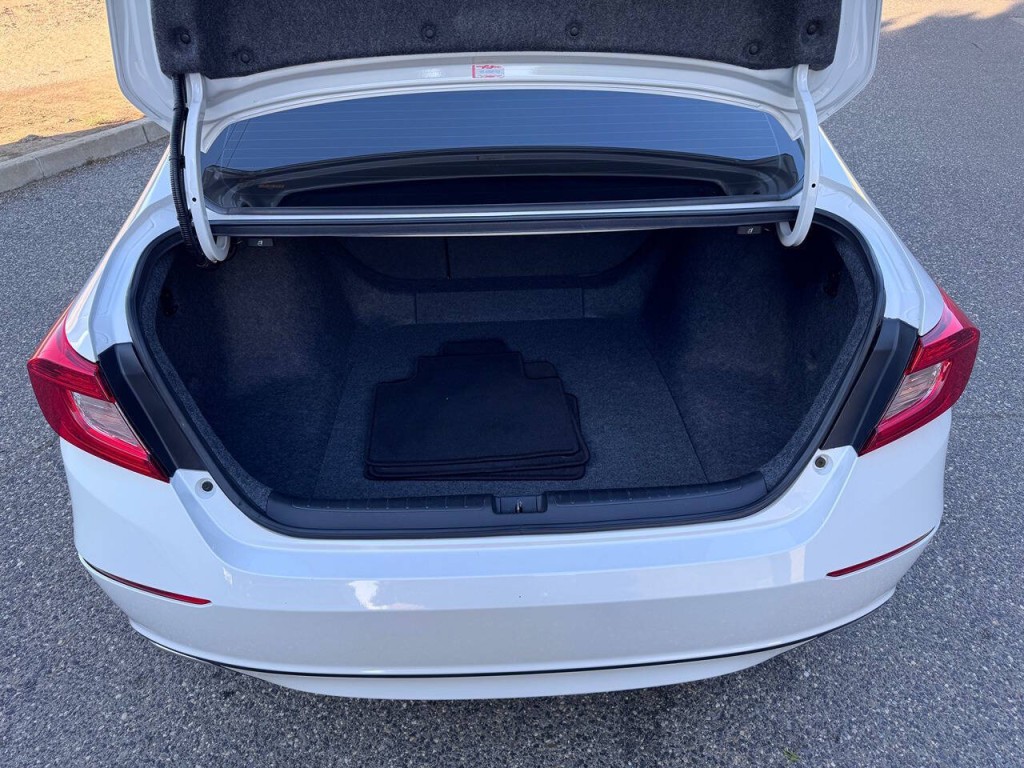 2018 Honda Accord Image 40
