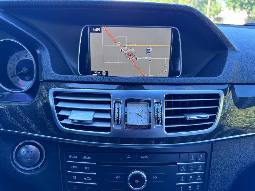 2016 Mercedes-Benz E-Class Image 18