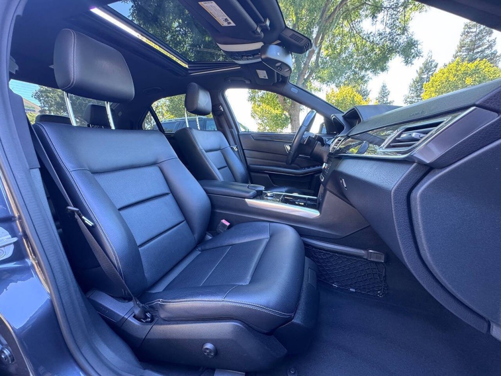 2016 Mercedes-Benz E-Class Image 26