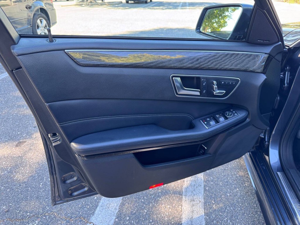 2016 Mercedes-Benz E-Class Image 31