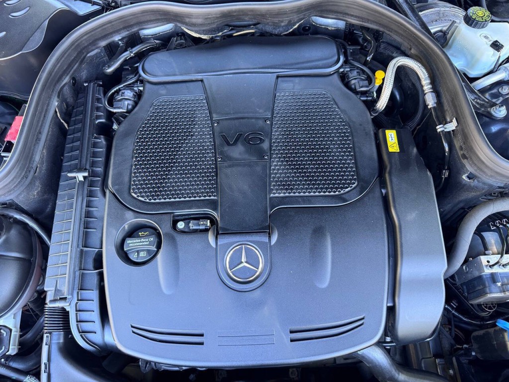 2016 Mercedes-Benz E-Class Image 40