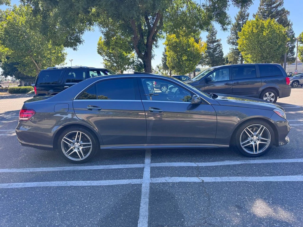 2016 Mercedes-Benz E-Class Image 48
