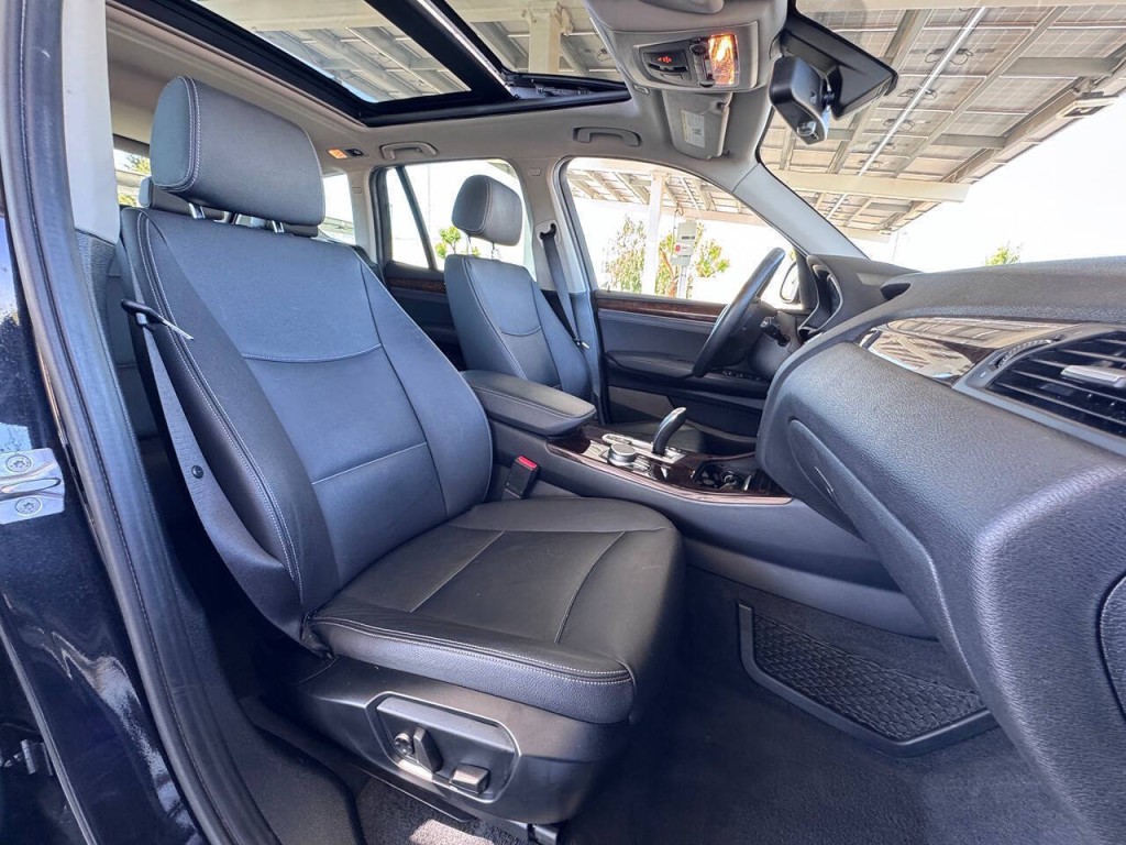 2017 BMW X3 Image 12