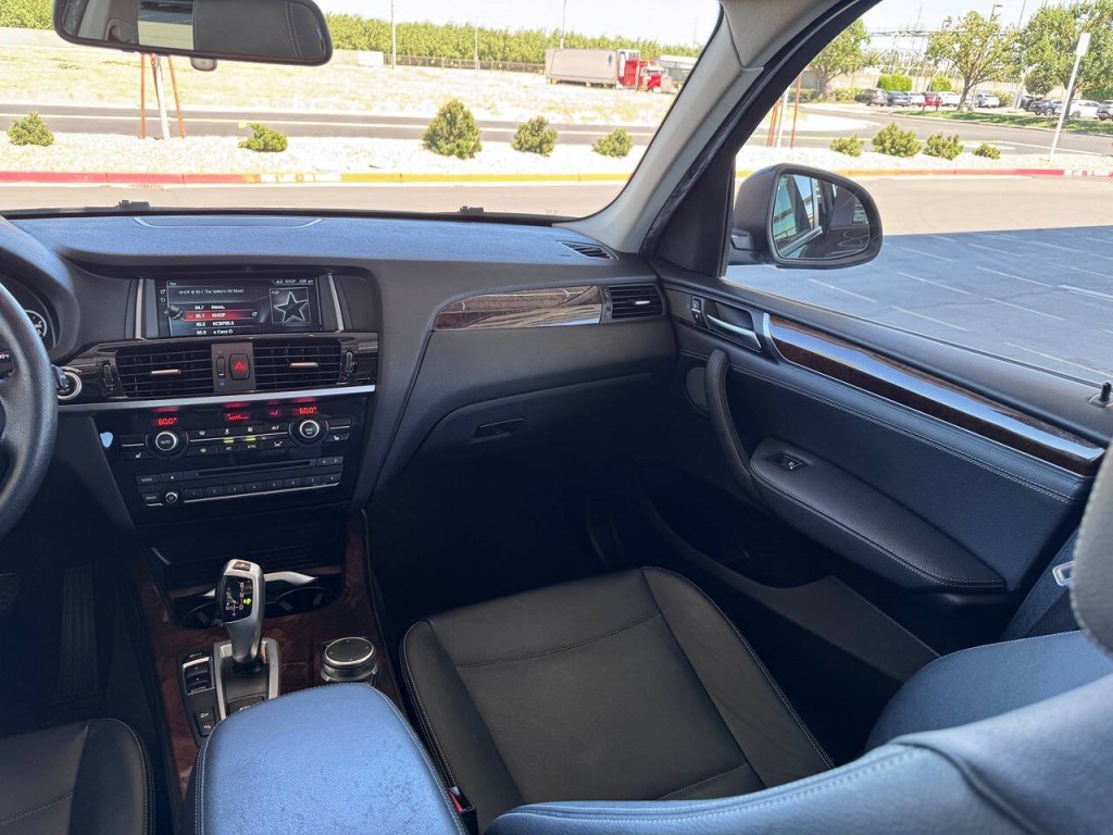 2017 BMW X3 Image 16