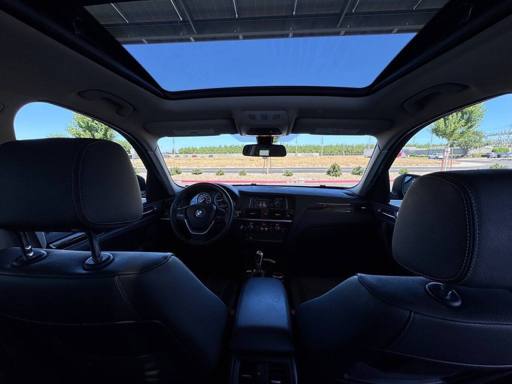 2017 BMW X3 Image 18