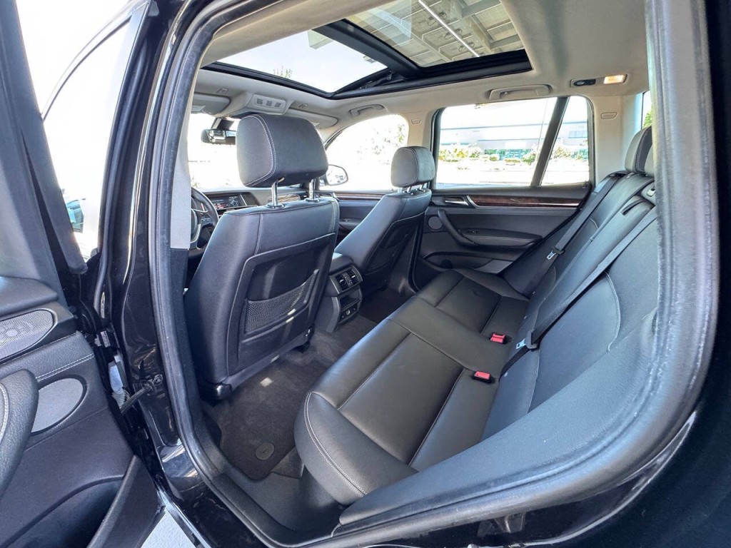 2017 BMW X3 Image 33