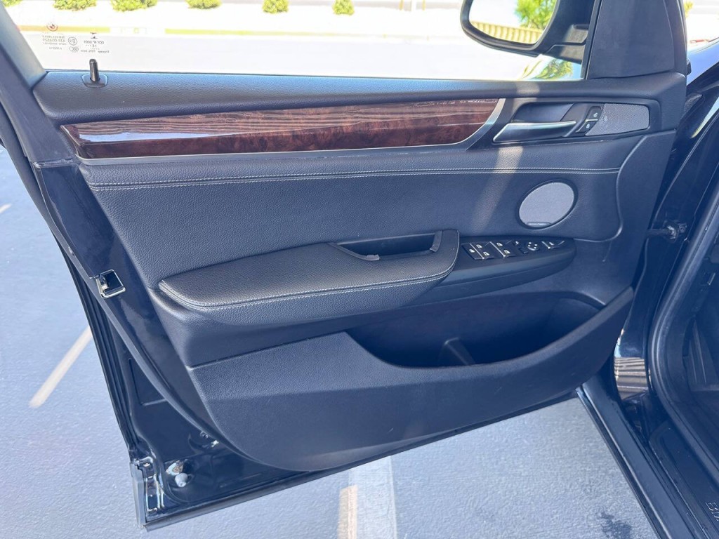 2017 BMW X3 Image 35