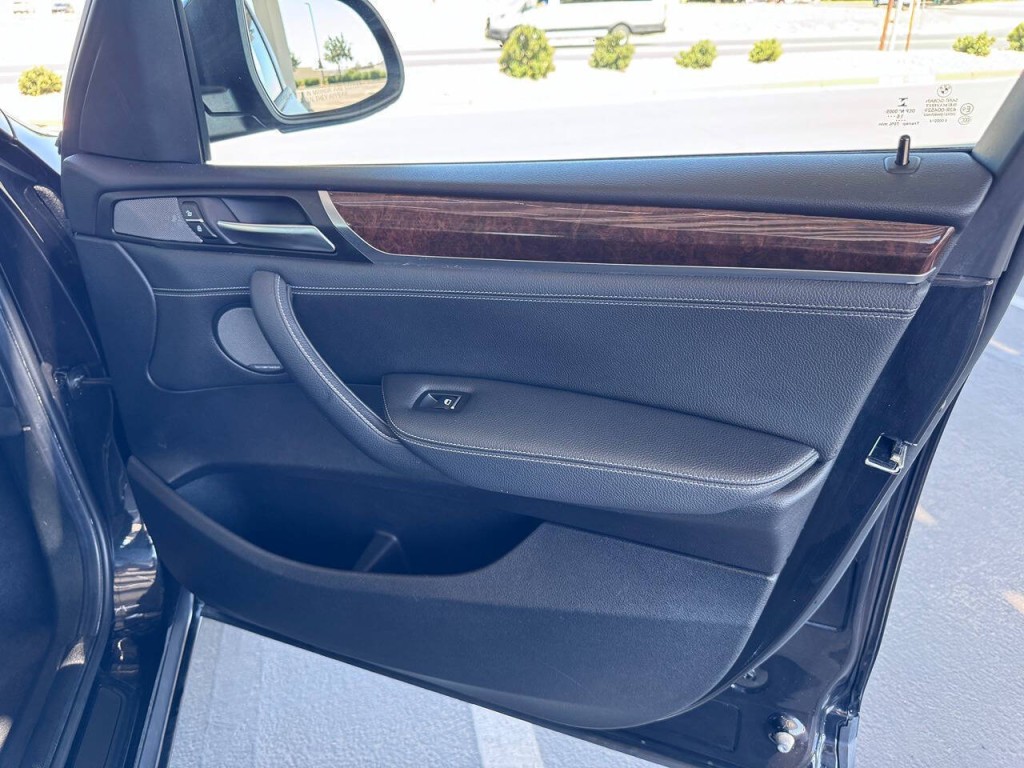 2017 BMW X3 Image 36