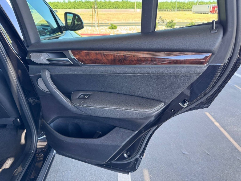2017 BMW X3 Image 38