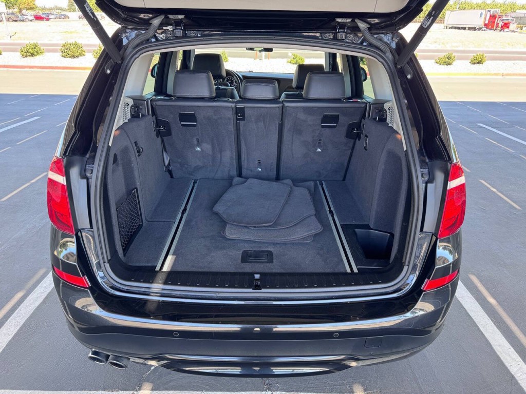 2017 BMW X3 Image 39