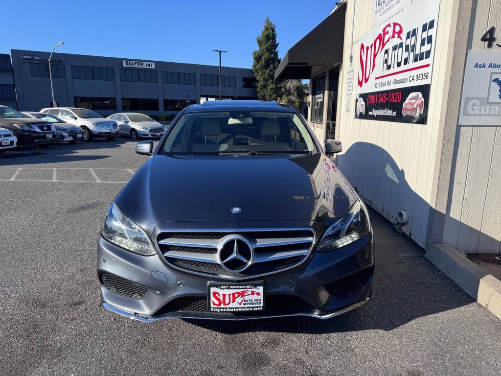 2016 Mercedes-Benz E-Class Image 3