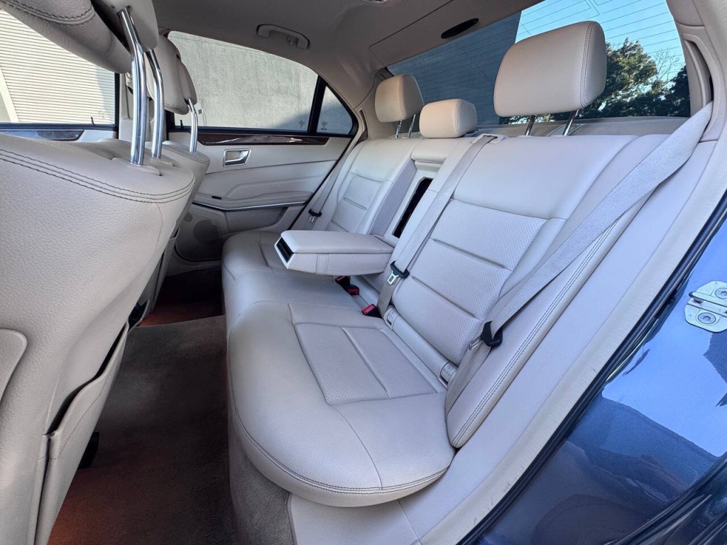 2016 Mercedes-Benz E-Class Image 13