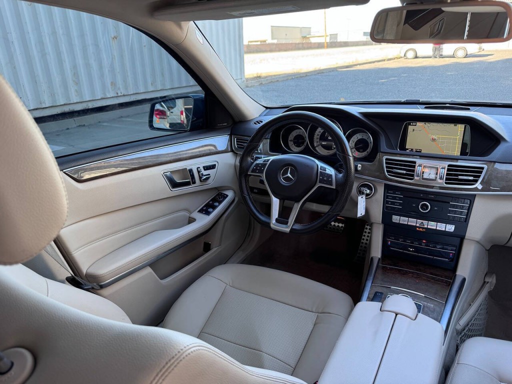 2016 Mercedes-Benz E-Class Image 15