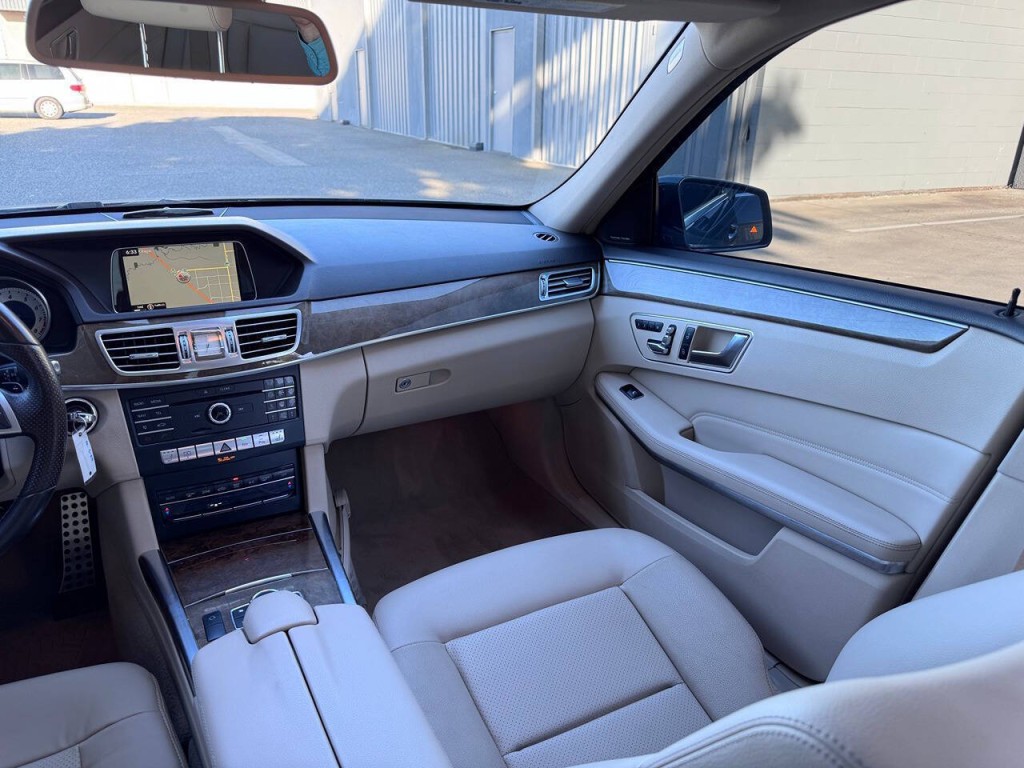 2016 Mercedes-Benz E-Class Image 16