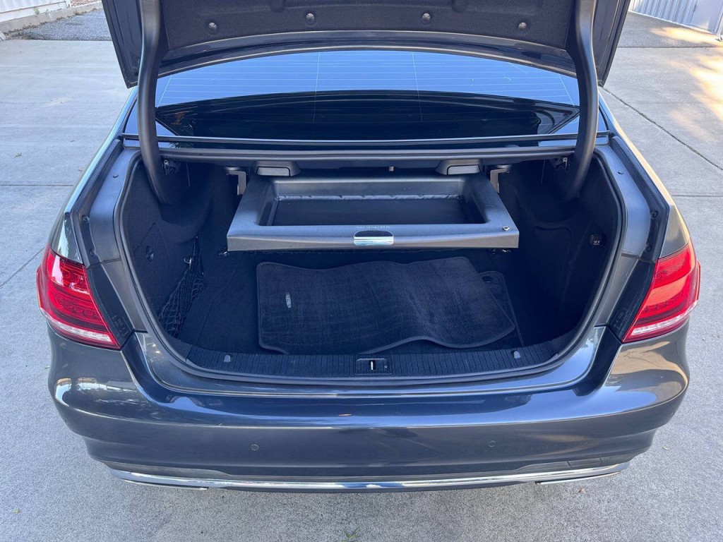2016 Mercedes-Benz E-Class Image 24