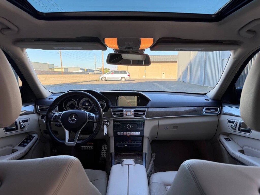 2016 Mercedes-Benz E-Class Image 33