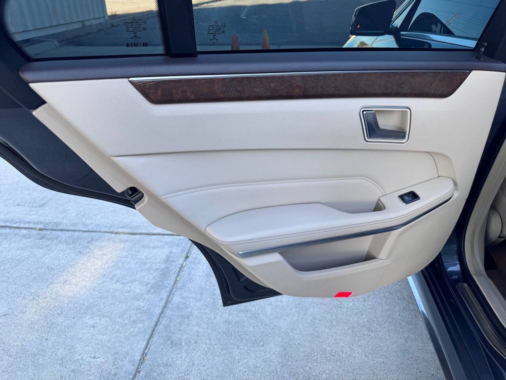 2016 Mercedes-Benz E-Class Image 41